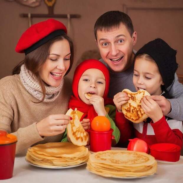 Диетолог Ирина Писарева назвала безопасную суточную норму блинов