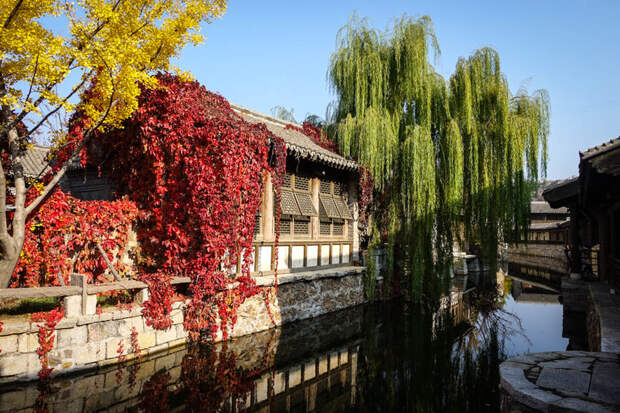 Губэй: бутафорский «древний» городок на воде под Пекином