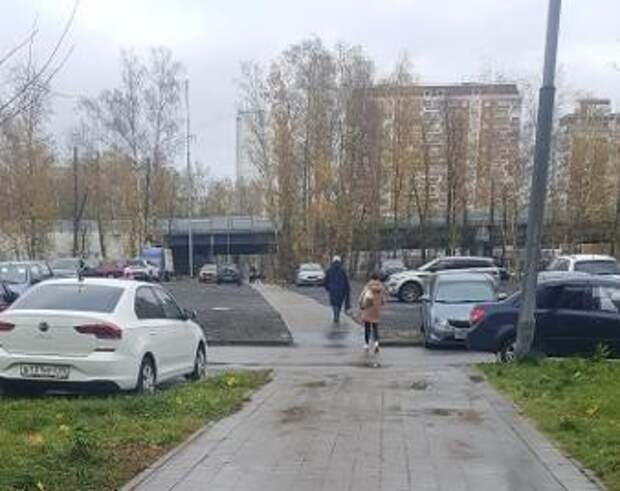 Подтопление с дворовой территории дома на Дмитровском ликвидировали