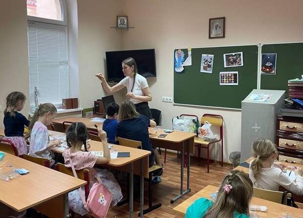 Занятие в воскресной школе. Предоставлено школой "Упование"
