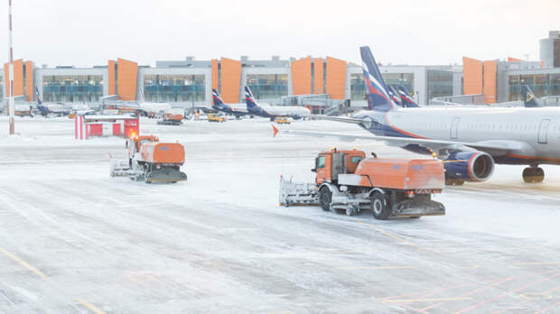 Аэропорт Шереметьево закрыли до полудня из-за вьюги