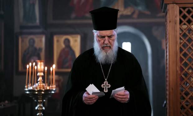 Священник объяснил, за кого нельзя подавать записки в родительскую субботу