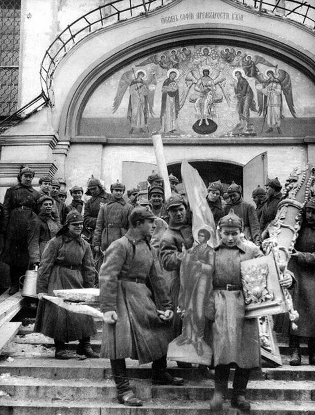 Святые в пиджаках – в чём был их подвиг?