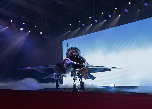 Первый серийный тайваньский учебный самолет T-5 поднялся в небо