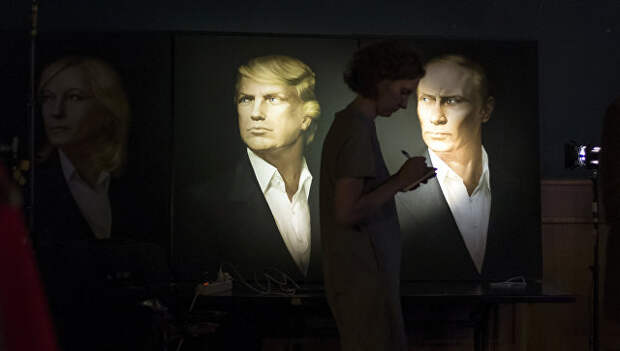 Портреты президента США Дональда Трампа и президента России Владимира Путина в пабе Юнион Джек