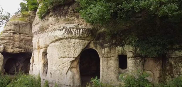 Пещеры Анкор Черч могут быть одним из старейших жилищ Великобритании