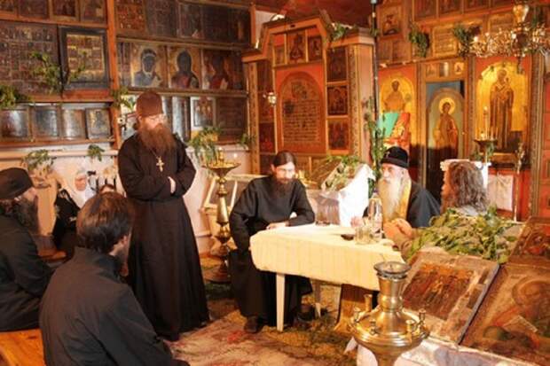 Священник-старовер:  как раскололась русская церковь и к чьей пользе?