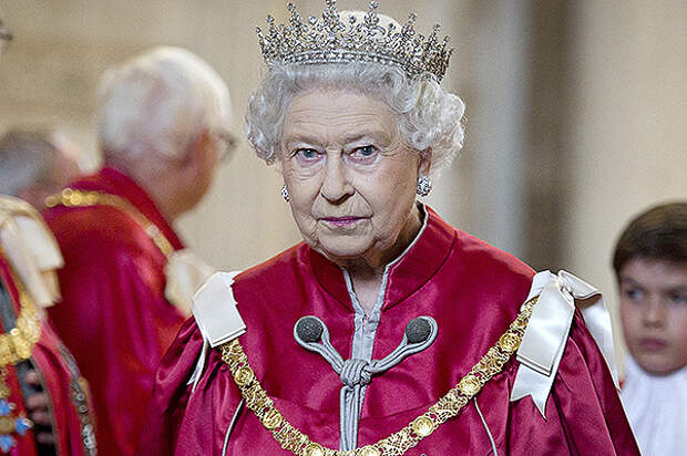 1. Королева Елизавета помещена под «домашний арест» после сенсационного Рождественского Послани   2. Тайная власть королевы Елизаветы II   3. Секс в Королевской семье. Запрещенный фильм в Англии