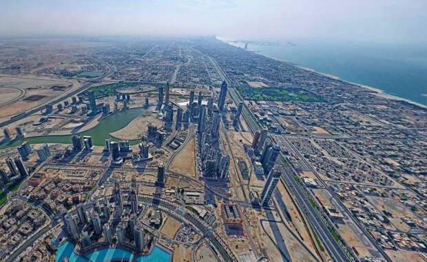 Бурдж-Халифа Дубай, ОАЭ 828 м Титул самого высокого в мире здания по-прежнему остается за колоссальным небоскребом Бурдж-Халифа, расположенным почти в центре Дубая.