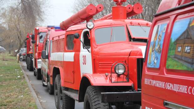 В Екатеринбурге прошёл автопробег в честь Дня пожарной охраны