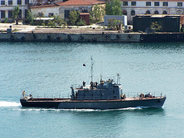 Спецпорт Черноморск всегда хорошо охраняется. Там есть все необходимые корабли от защиты, до ремонта и переброски техники.