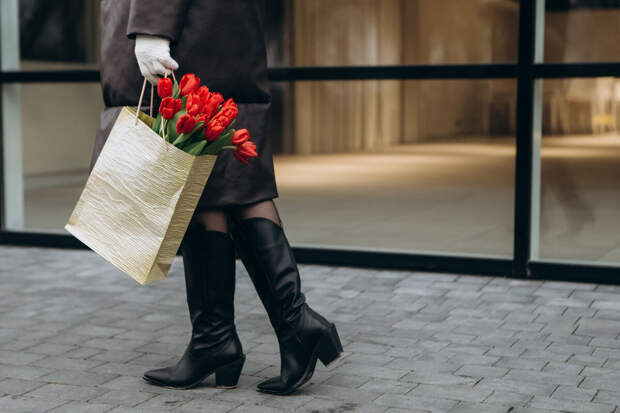 Арт-директор Семенова: россияне считают подарок на 8 марта показателем отношений
