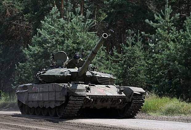 СМИ: российские военные начали наступление по всей линии фронта