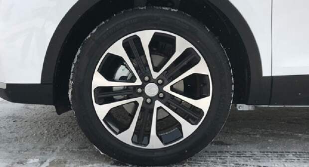 Новая жизнь для старых шин: 7 способов их применения дома и на даче