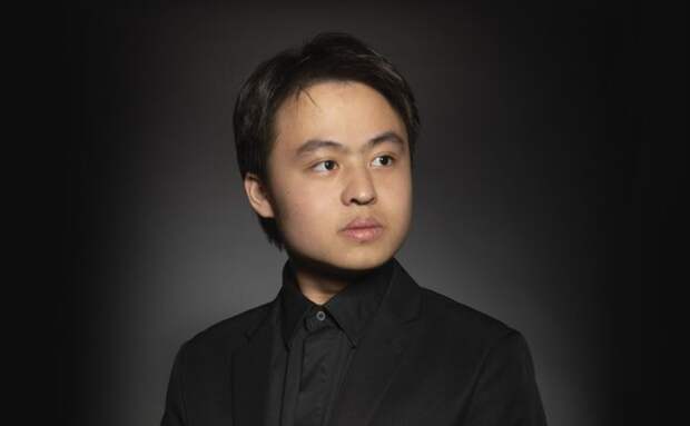 Китайский пианист Жуй Мин исполнит произведения Листа в Иркутске