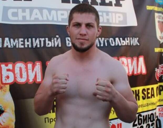 Чемпиона РФ по грэпплингу и бойца MMA избили в уличной драке (ВИДЕО)