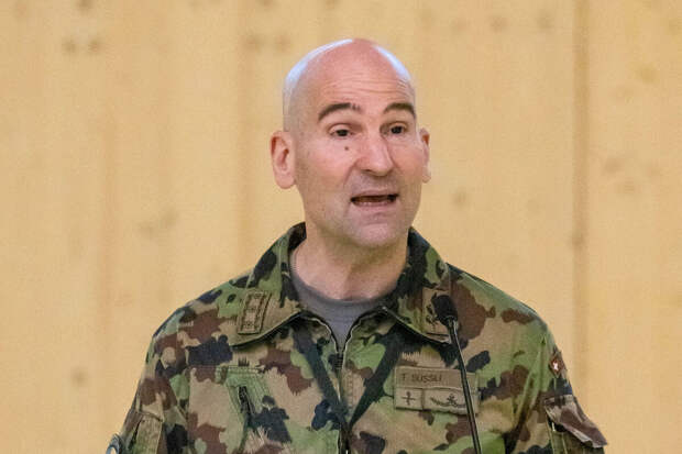 Командующий Зюссли заявил о невозможности армии Швейцарии оборонять страну