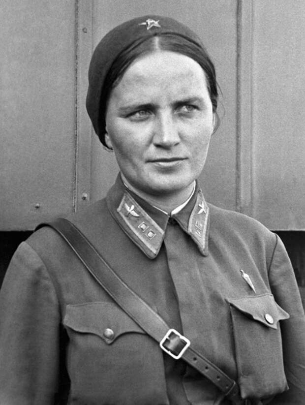 Первые женщины — герои Советского Союза