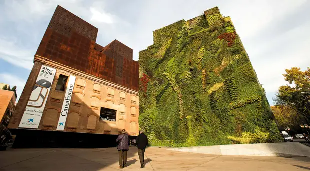 Культурный центр CaixaForum Madrid). | Фото: espanarusa.com/ mundandy.com.