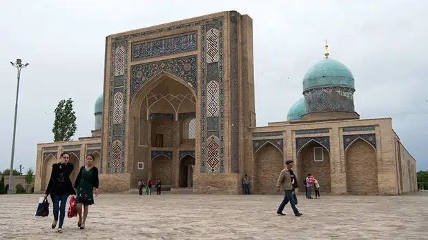 «Новый этап развития отношений»: какие вопросы будут обсуждаться в ходе визита Владимира Путина в Узбекистан