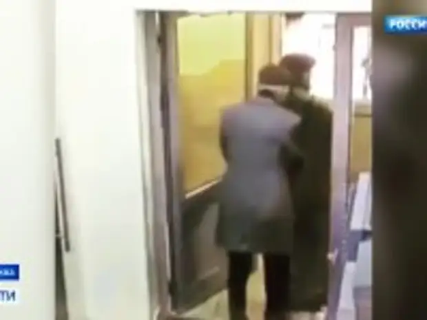 Кого поймали в москве сегодня. Задержаны карманники в Москве в метро. Москве поймали Утамышского парня. В Новосибирске поймали благородного карманника. В москвепоймали прилюдное занятие сксом.