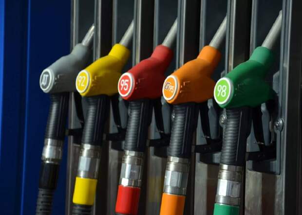 В Аргентине после инаугурации Хавьера Милея цены на бензин выросли вдвое