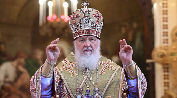 Патриарх Кирилл призвал россиян не ходить в храмы