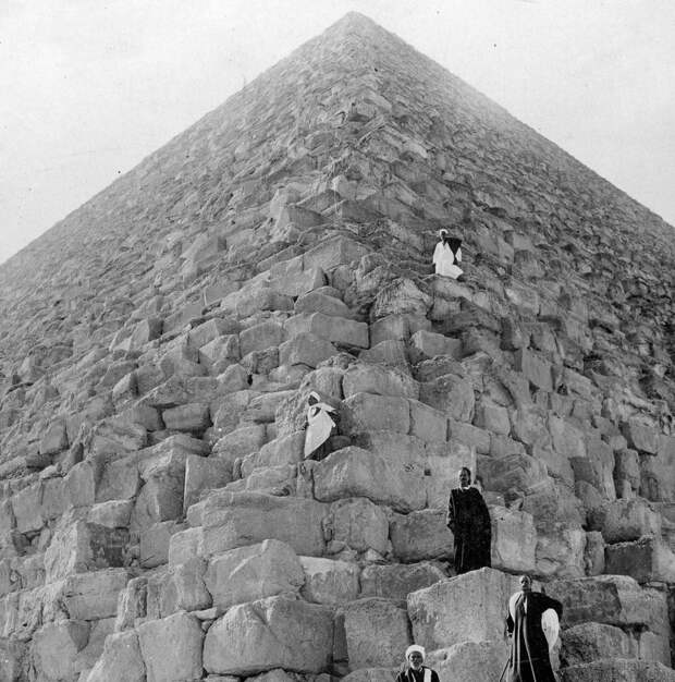 Ретро фотографии туристов на пирамидах Гизы  6