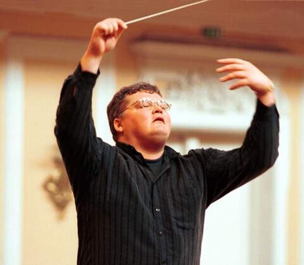 Трагедия на высоте: известный скрипач и дирижер, народный артист Сергей Стадлер умер на борту самолета по пути в Стамбул