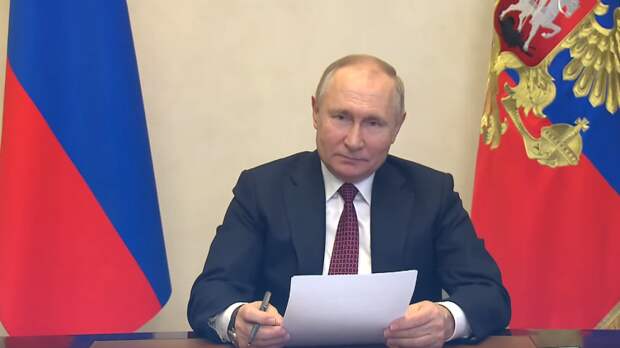 Путин поручил правительству до 1 мая проанализировать законодательство об иноагентах