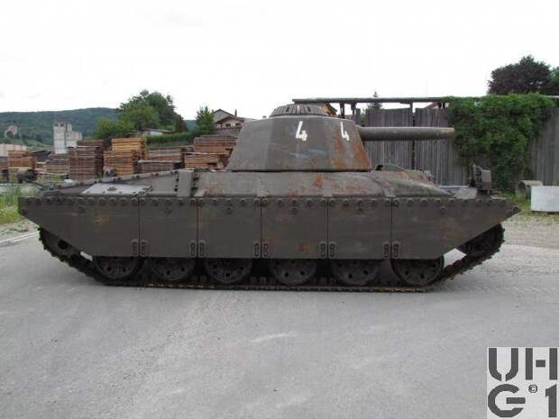 Для удобства обучающихся. Танк-мишень Zielfahrzeug 68 (Швейцария)