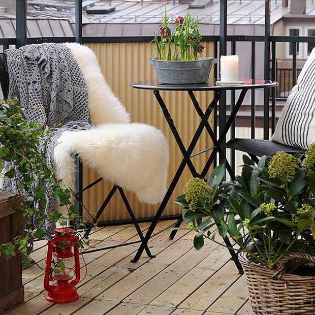 swedish-style-balcony-spring-decorating-ideas-5