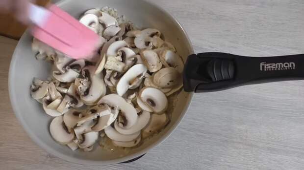 Запеканка с мясными шариками и грибами Еда, Запеканка, Вкусно, Рецепт, Другая кухня, Приготовление, Видео рецепт, Видео, Длиннопост