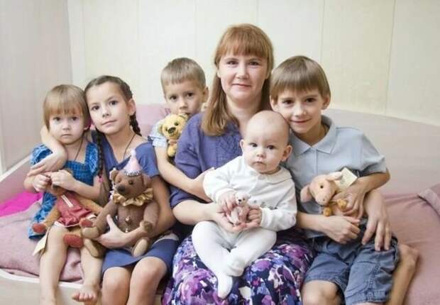Сначала понарожают, а потом клянчат!
