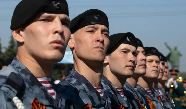 Опасно, зато щедро: россияне все чаще вербуются в армию