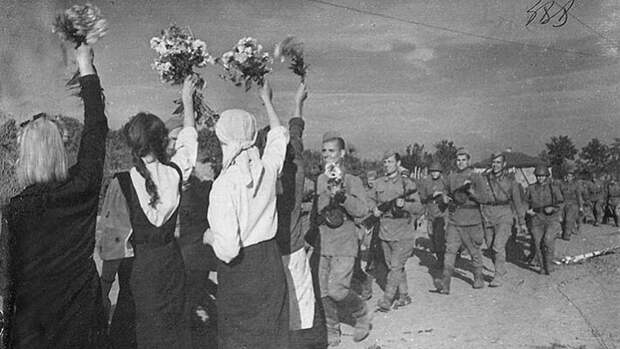 Украина стала рупором Запада для нарочитого искажения фактов о Второй мировой