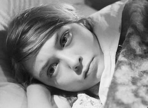 Жанна Болотова в фильме *Люди и звери*, 1962 | Фото: kino-teatr.ru Жанна Болотова в фильме *Люди и звери*, 1962 | Фото: kino-teatr.ru