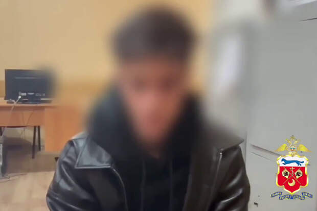 Курьер телефонных мошенников поджег полицейскую машину