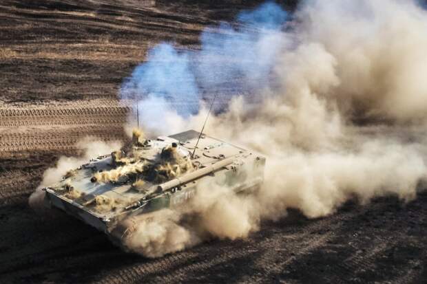 "Царская БМП-3": российские бойцы показали боевую машину пехоты в полном обвесе
