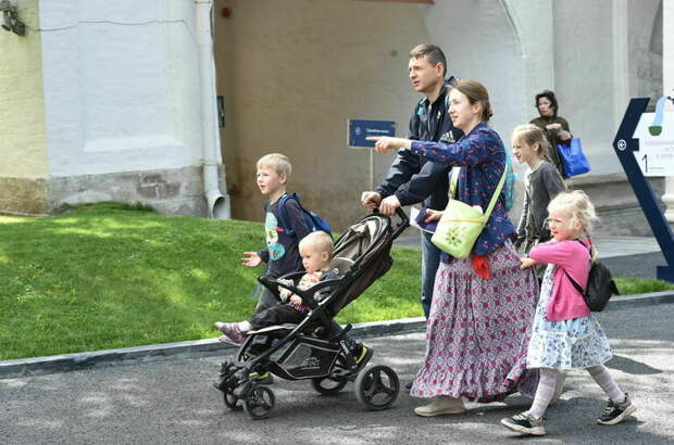 Для многодетных родителей предложили сократить рабочую неделю
