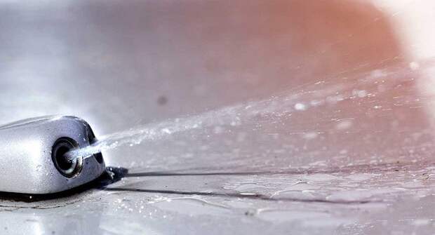 Почему зимой водителю нужно заново регулировать форсунки стеклоомывателя