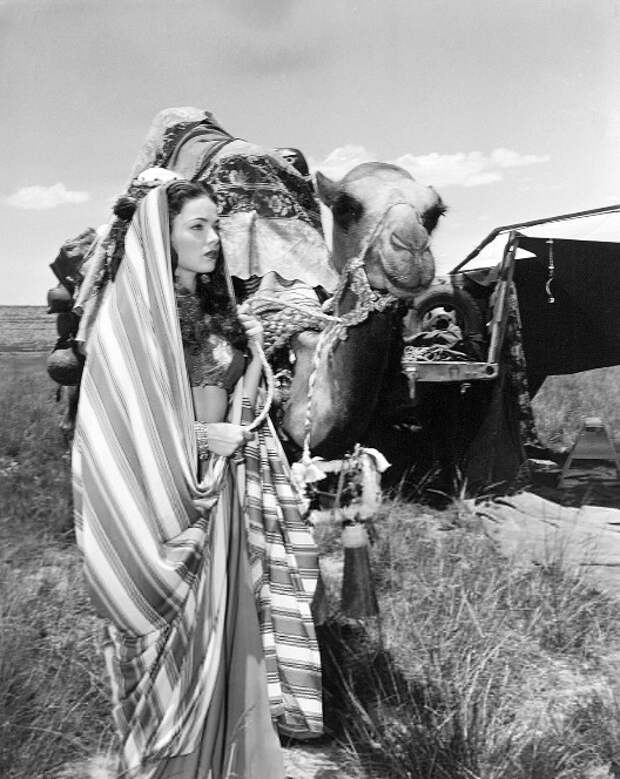 Джин Тирни на съемках драмы "Закат", 1941 год.