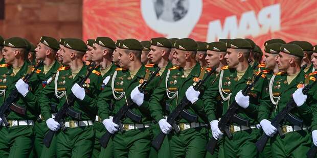 В Москве свыше 9 тысяч человек принимают участие в параде Победы
