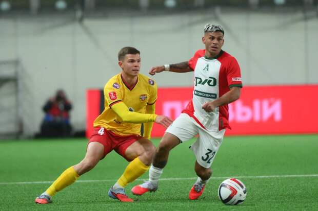 Первый тайм кубкового матча тульского "Арсенала" и "Локомотива" закончился со счётом 1:2