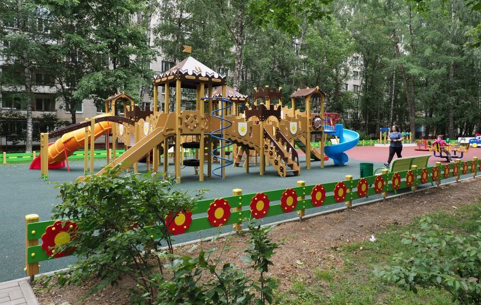 В Северном Тушине до конца лета благоустроят 19 дворовых территорий