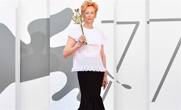 Маска, я тебя знаю: Кейт Бланшетт, Тильда Суитон и другие звезды на церемонии открытия Венецианского кинофестиваля