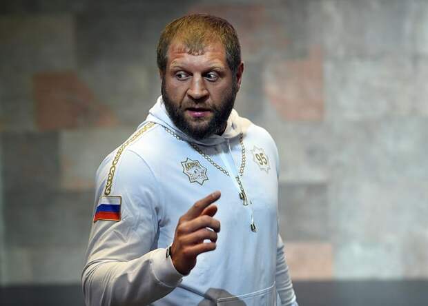 Емельяненко сравнил себя с потрепанными носками