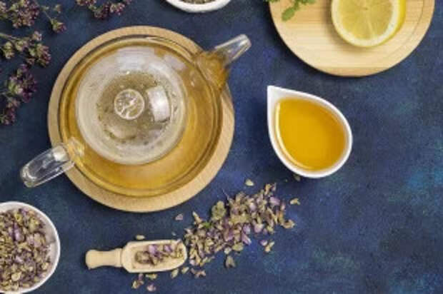 Сонный отвар. Сомнолог Бузунов ответил, поможет ли травяной чай заснуть