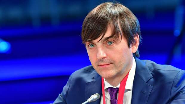 Кравцов заявил, что в целом против дистанционного обучения 
