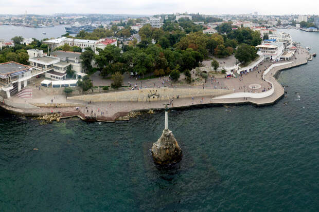 В Севастополе приостановлено движение морского пассажирского транспорта